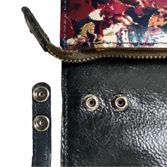 Patricia Nash "Scarlet Bloom" Leather Apricale Crossbody Bag With Dust Bag - Picture 9 of 16